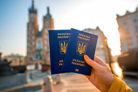 Стаття Порошенко подписал указ о праве украинцев на безвиз Ранкове місто. Одеса