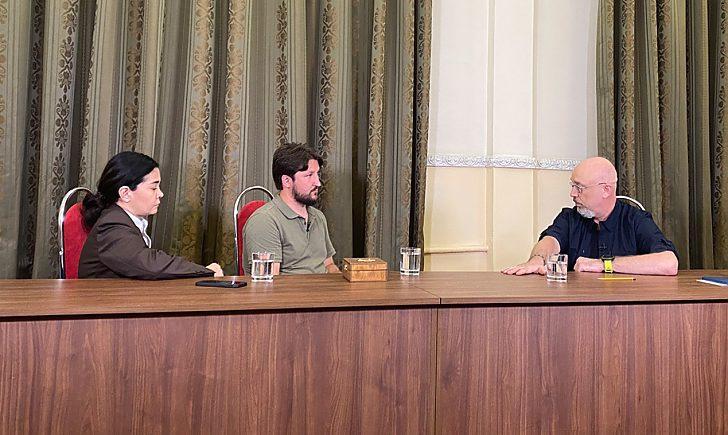 Стаття Міністр оборони Олексій Резніков дав інтерв’ю журналістам Ранкове місто. Одеса
